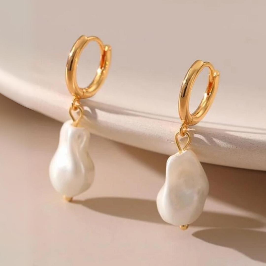 Aro Paola Pearl Earring (18K Gold Plated) | Luvesina