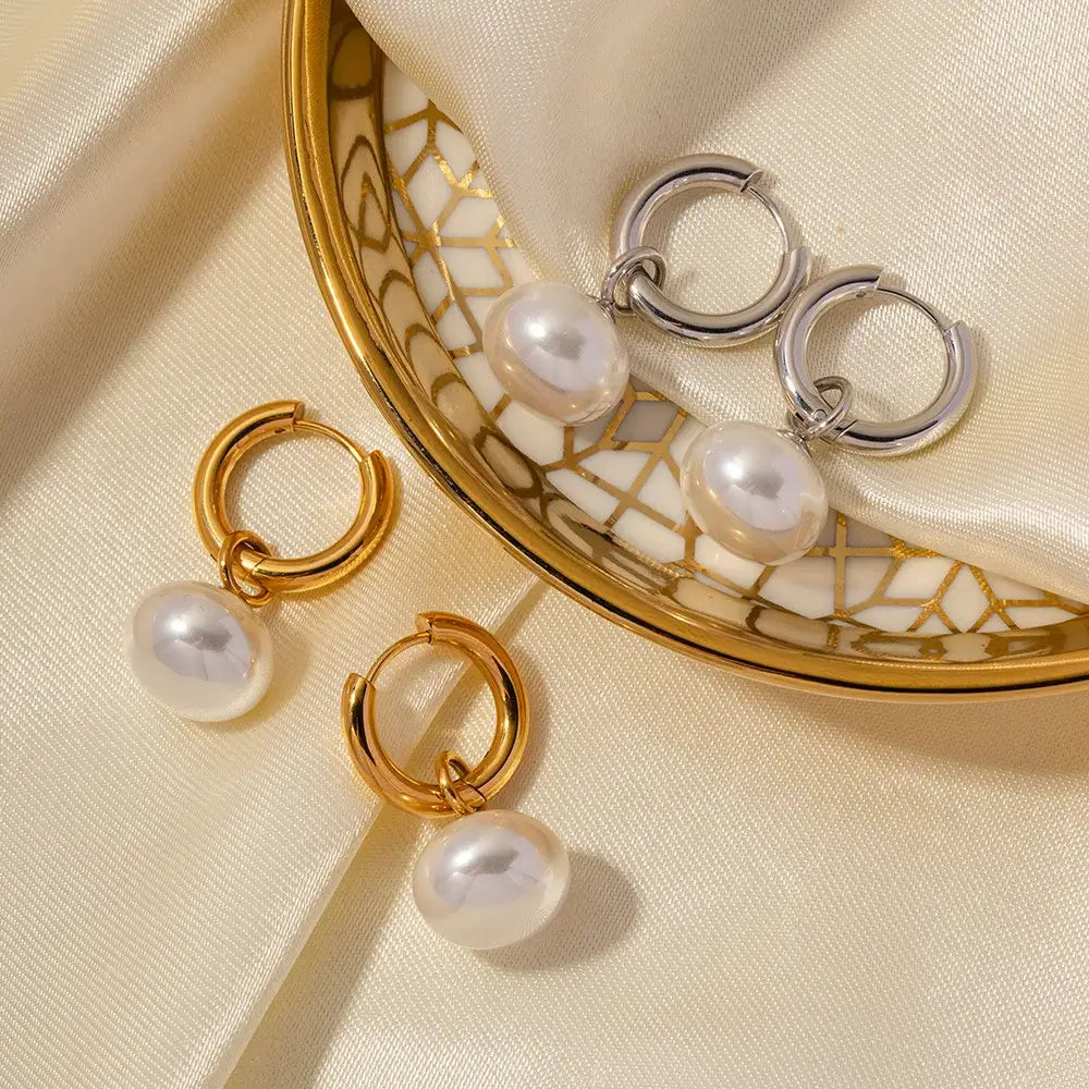 Emma Pearl Minimalist Earring (Chapados in Gold 18K) | Luvesina