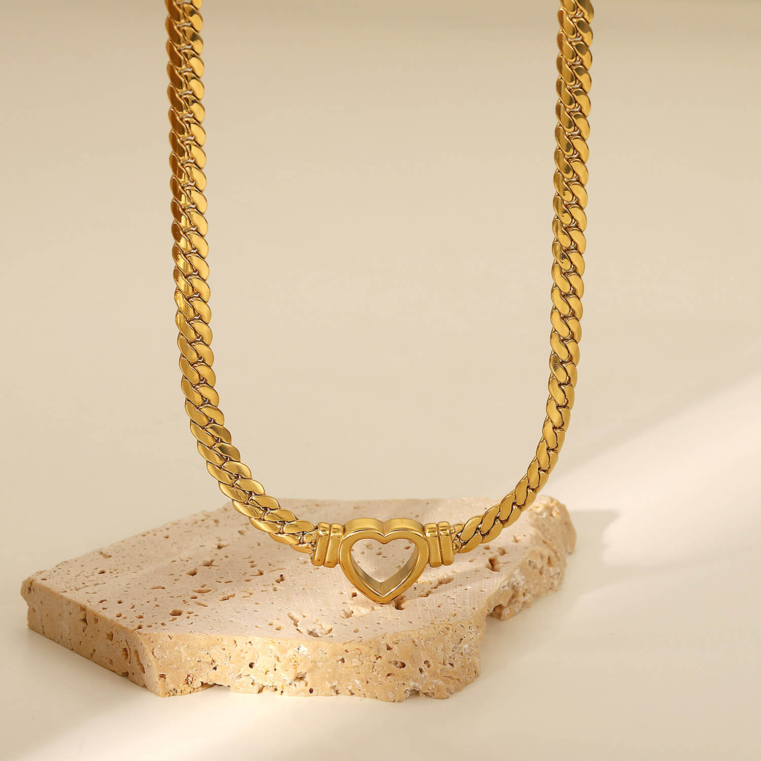 Heart with Chain of Links Gruesos Necklace (18K Gold Plated) | Luvesina