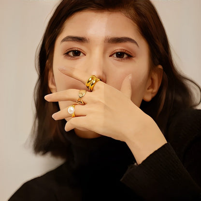 Emma Pearl Minimalist Ring (18K Gold Plated) | Luvesina