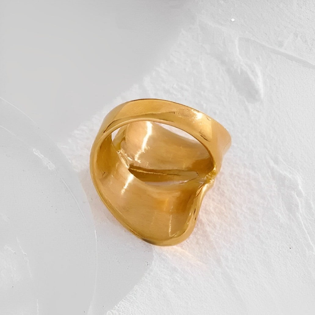 Voluta Elegance Ring (18K Gold Plated) | Luvesina