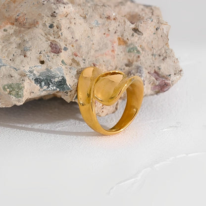 Voluta Elegance Ring (18K Gold Plated) | Luvesina