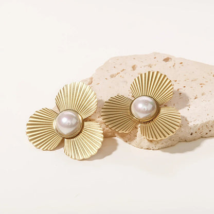 Flower of Pearl Earring (18K Gold Plated) | Luvesina