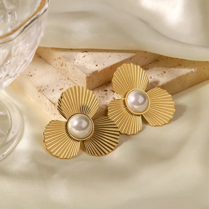 Flower of Pearl Earring (18K Gold Plated) | Luvesina