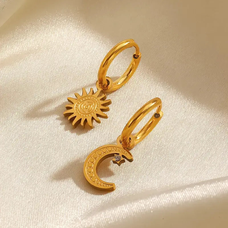 Aro Sun and Moon Earring (18K Gold Plated) | Luvesina