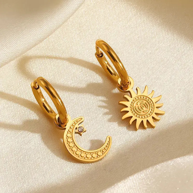 Aro Sun and Moon Earring (18K Gold Plated) | Luvesina
