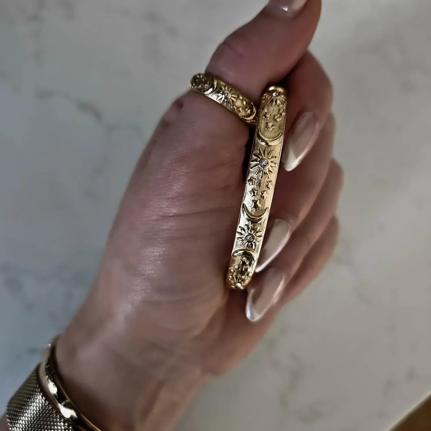 Brazalete Celeste Sun and Moon with Zirconia Crystals (18K Gold Plated) | Luvesina
