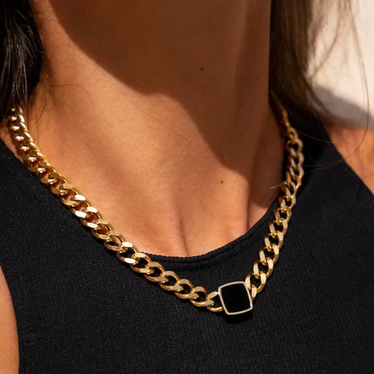 Chain Ónix Square Necklace (Gold Plated) | Luvesina