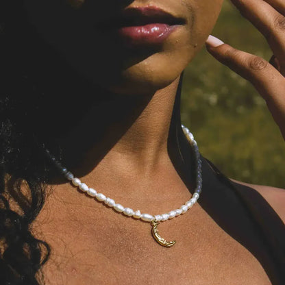 Pearls Reales with Pendant of Luna Necklace (18K Gold Plated) | Luvesina