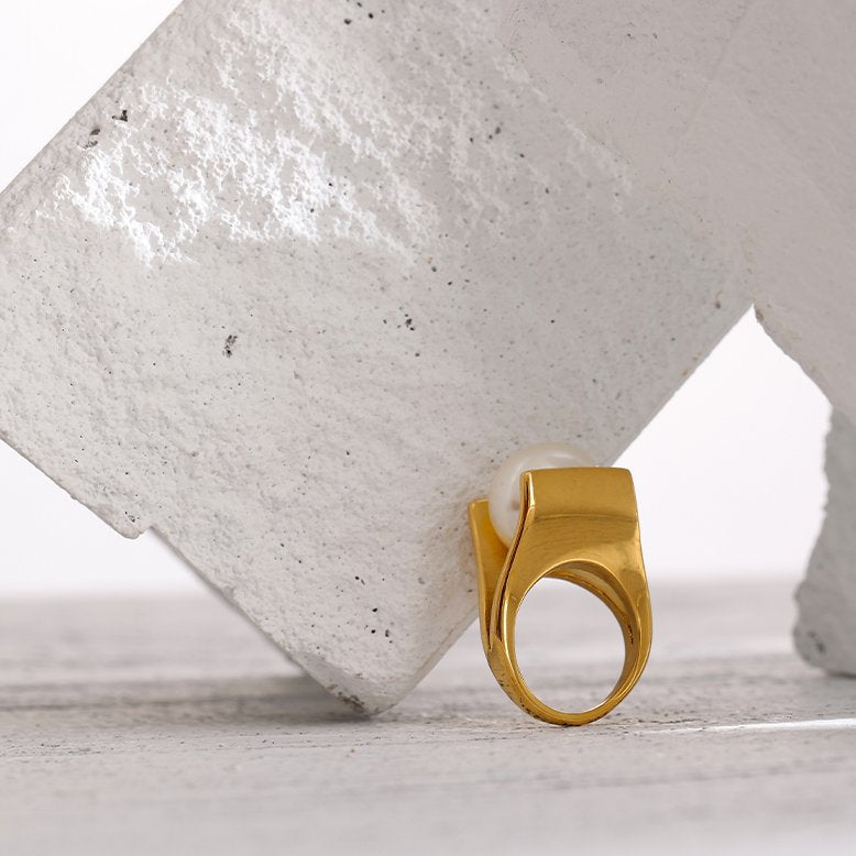 Pearl Paola Ring (18K Gold Plated) | Luvesina