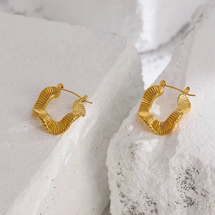 Aro Irregular Allegra Earring (18K Gold Plated) | Luvesina