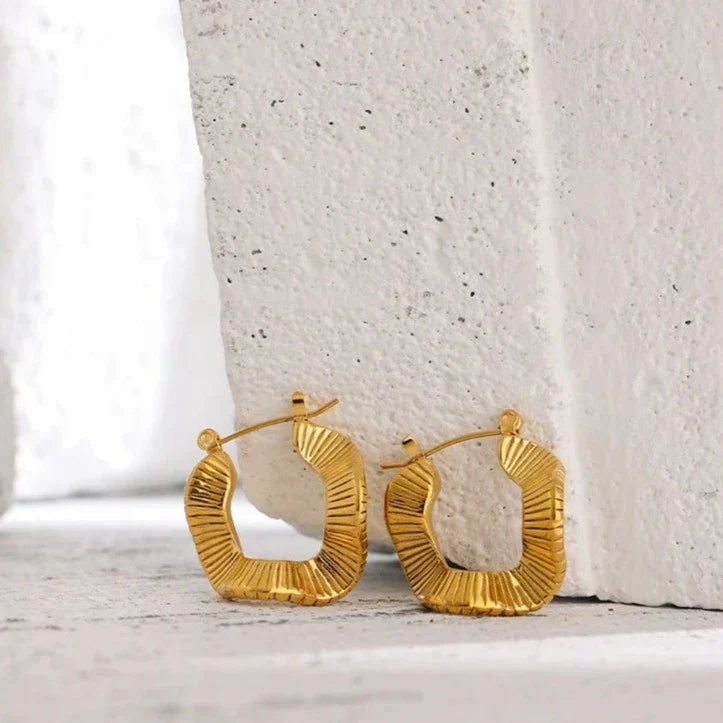 Aro Irregular Allegra Earring (18K Gold Plated) | Luvesina