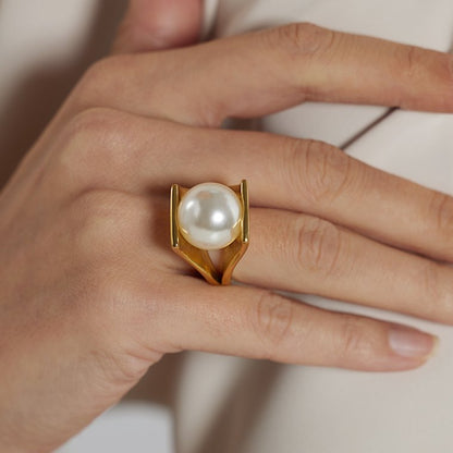 Pearl Paola Ring (18K Gold Plated) | Luvesina