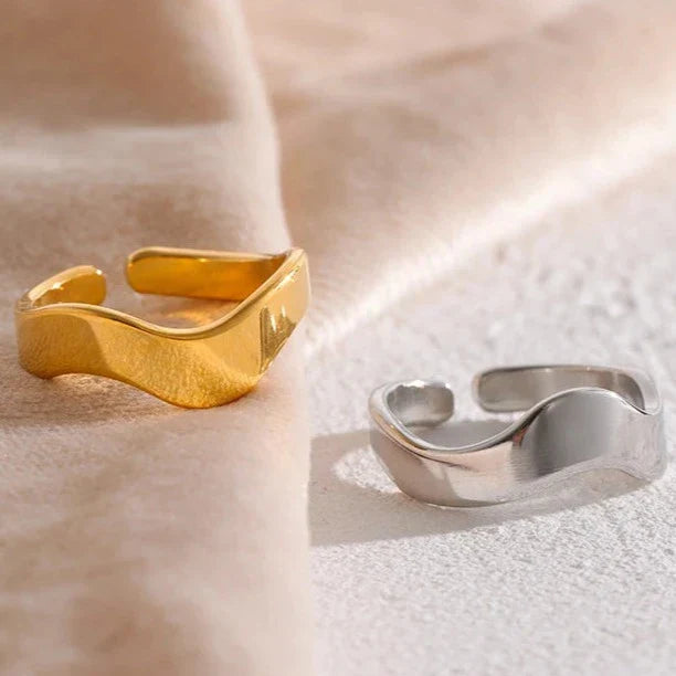 Waves Lucca Adjustable Ring (18K Gold Plated) | Luvesina