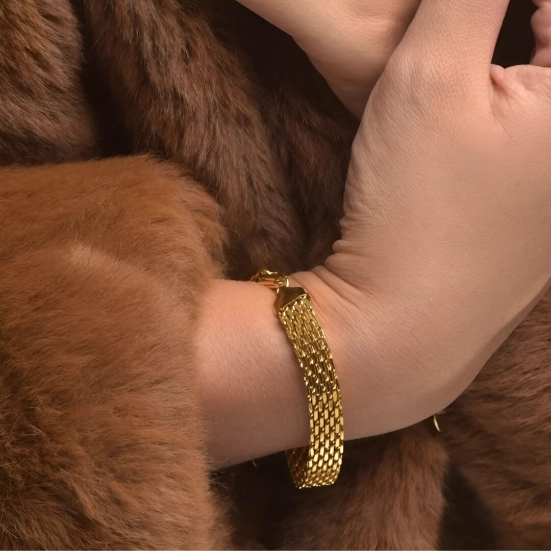 Malla Elegant Bracelet (Gold Plated) | Luvesina
