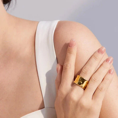 Sicilia Hammered Texture Adjustable Ring (18K Gold Plated) | Luvesina