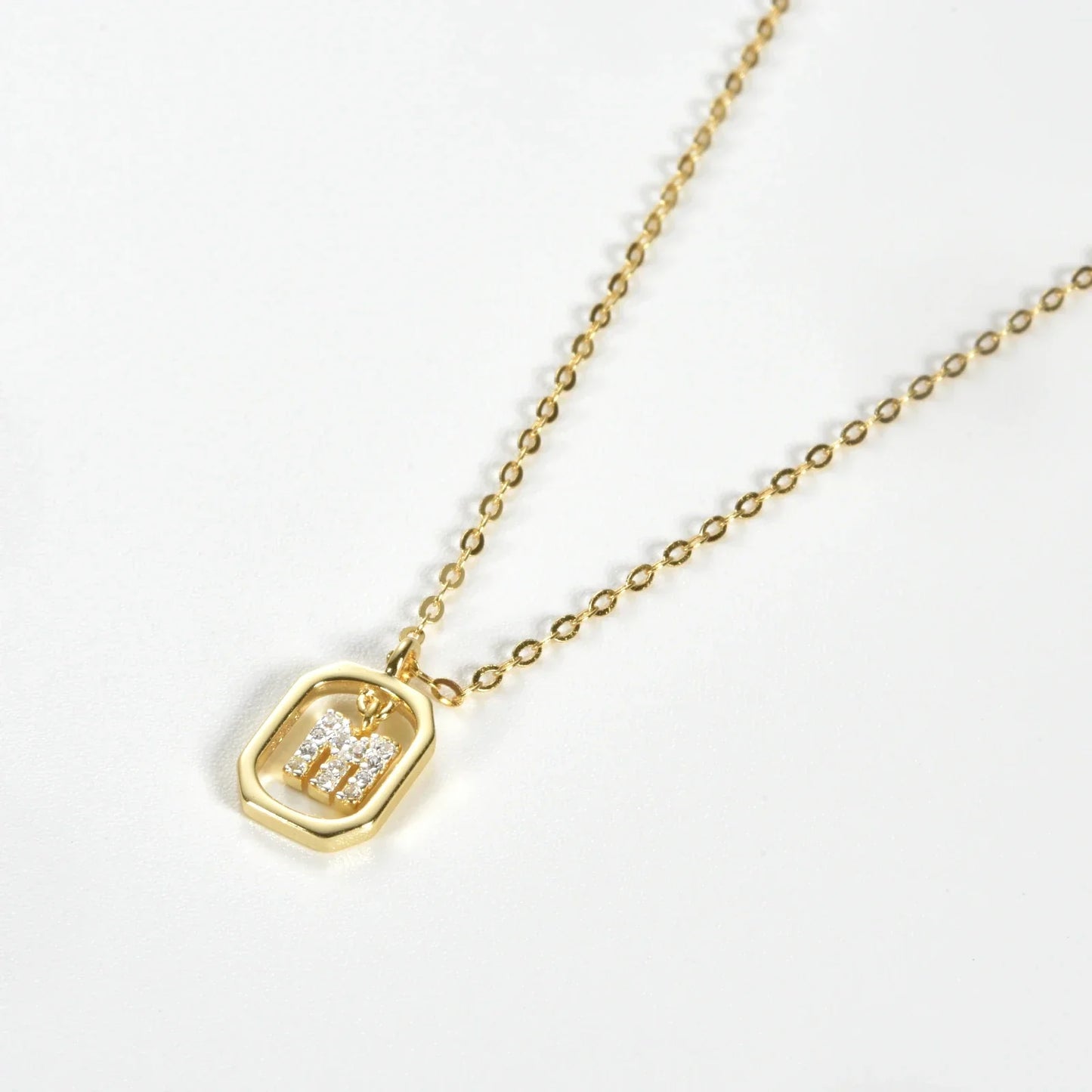 Iniciales with Zirconia Necklace (18K Gold Plated) | Luvesina