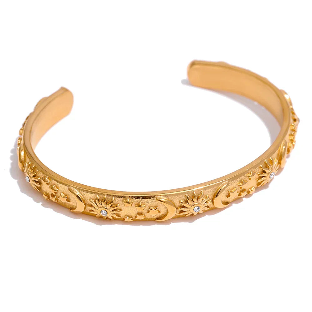 Set Celeste: Brazalete + Earring + Ring (18K Gold Plated) | Luvesina