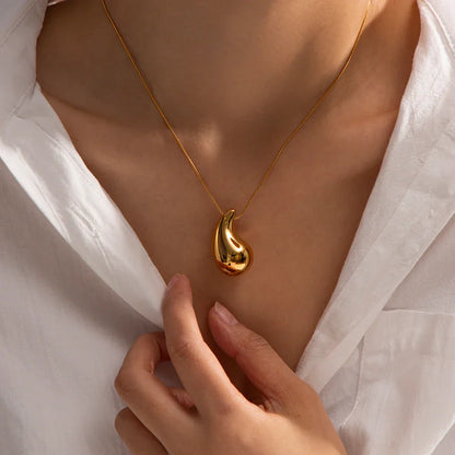 Drop Hailey Necklace (18K Gold Plated) | Luvesina
