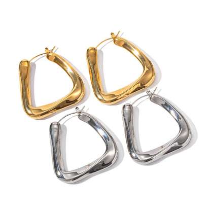 Aro Torcido Triangular Giorgia Earring (18K Gold Plated) | Luvesina