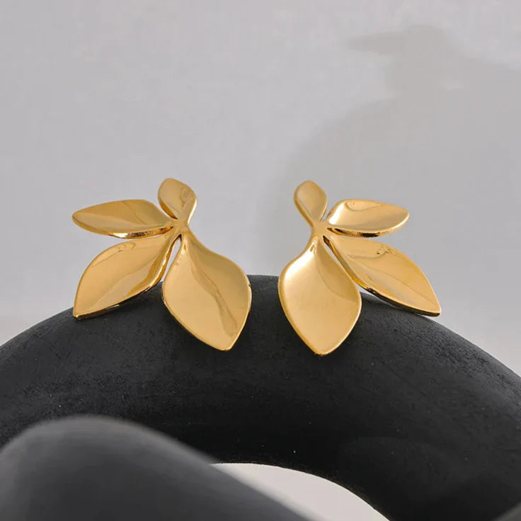 Naturaleza with Formato of Leaf Earring (Gold Plated) | Luvesina