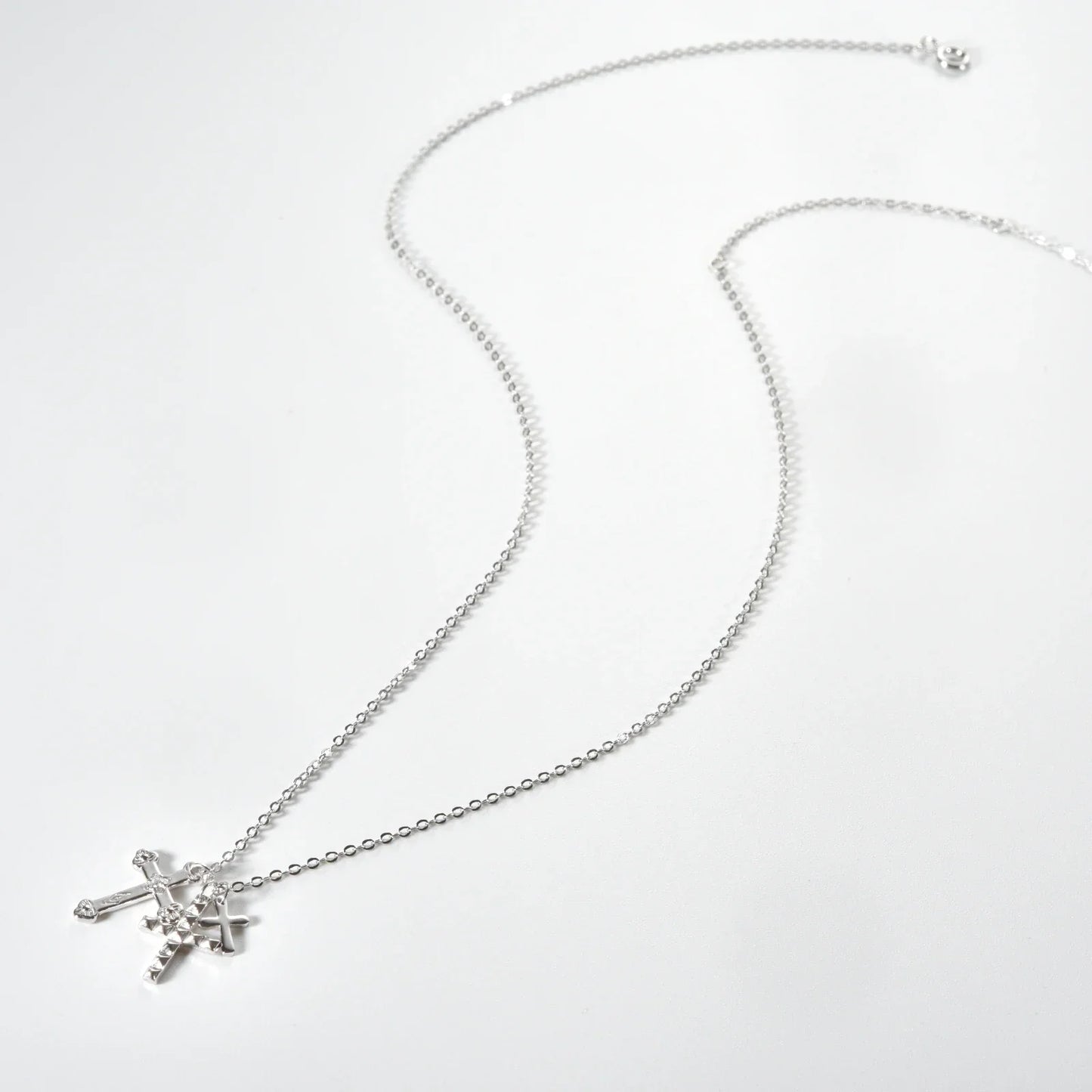 Cross Triple Circonias Necklace (18K Gold Plated) | Luvesina