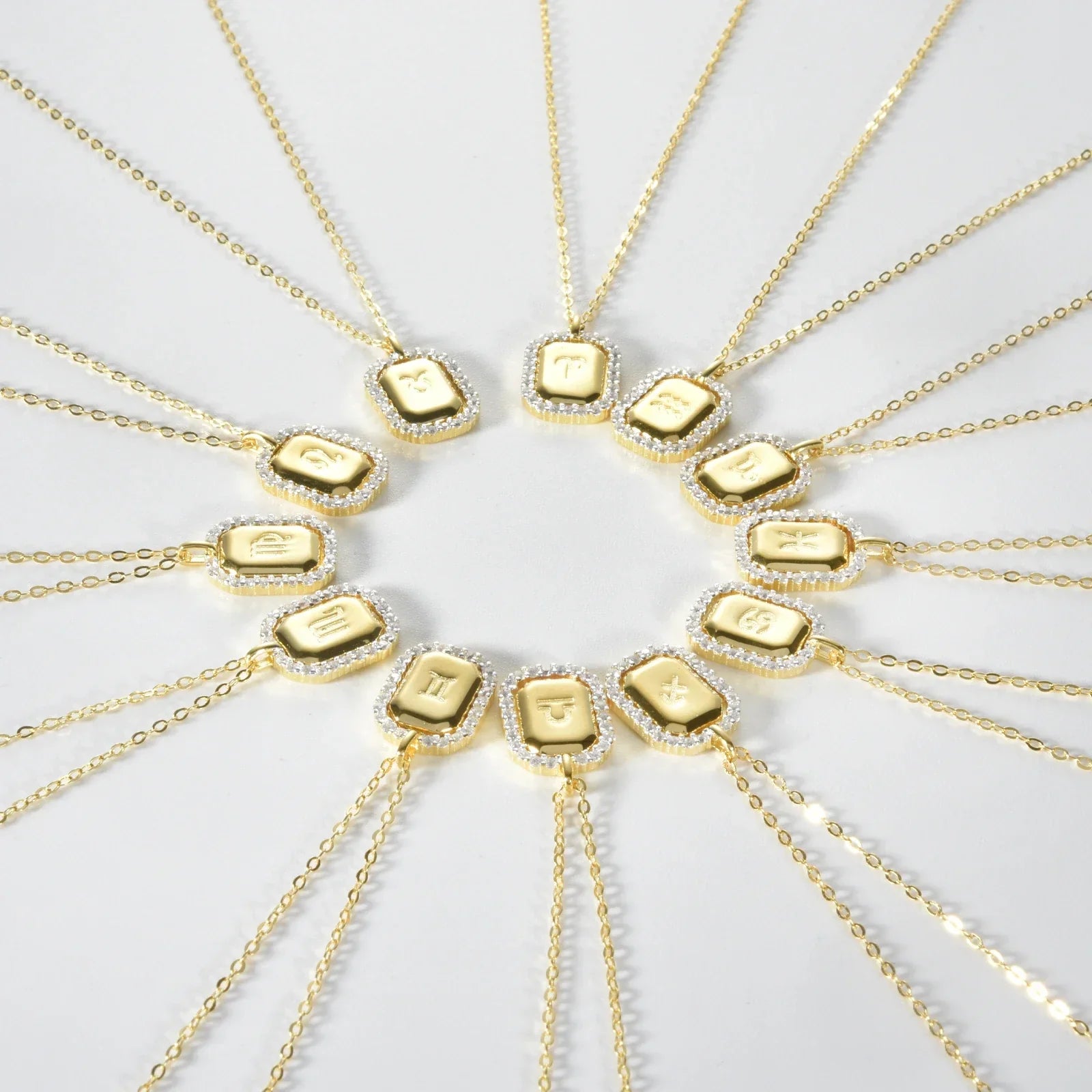 12 Signos del Zodíaco Zirconia Necklace (18K Gold Plated) | Luvesina