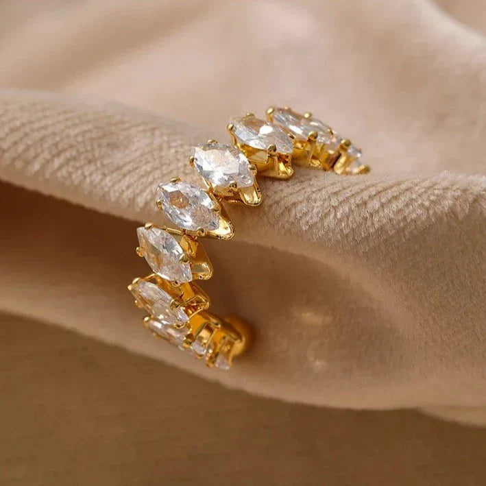 Vicenza with Crown of Zirconia Marquise Ring (18K Gold Plated) | Luvesina
