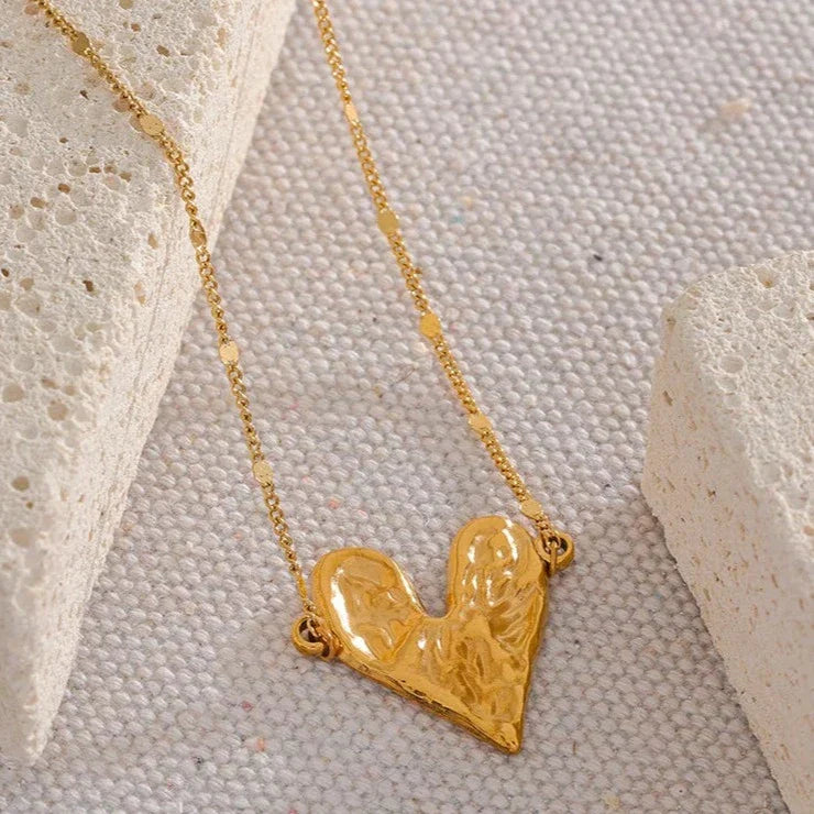 Heart with Hammered Texture Necklace (18K Gold Plated) | Luvesina