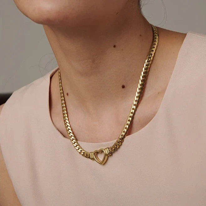 Heart with Chain of Links Gruesos Necklace (18K Gold Plated) | Luvesina