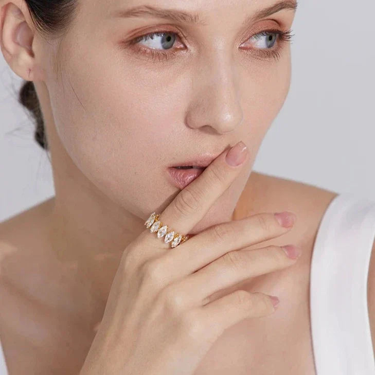 Vicenza with Crown of Zirconia Marquise Ring (18K Gold Plated) | Luvesina