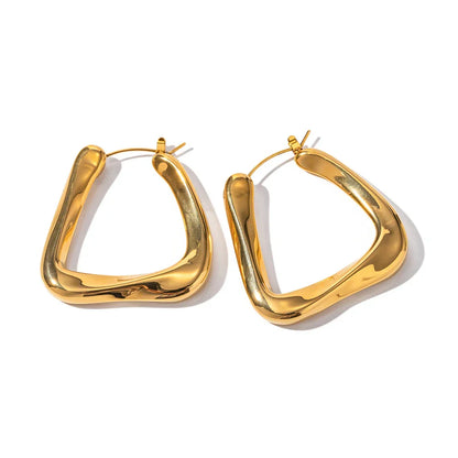 Aro Torcido Triangular Giorgia Earring (18K Gold Plated) | Luvesina