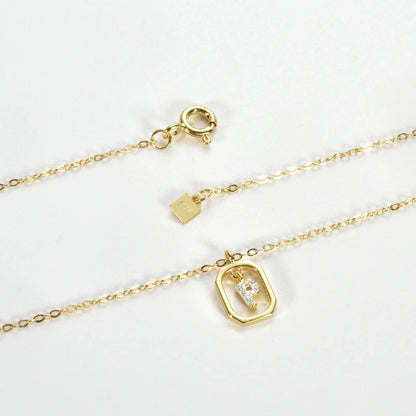 Iniciales with Zirconia Necklace (18K Gold Plated) | Luvesina