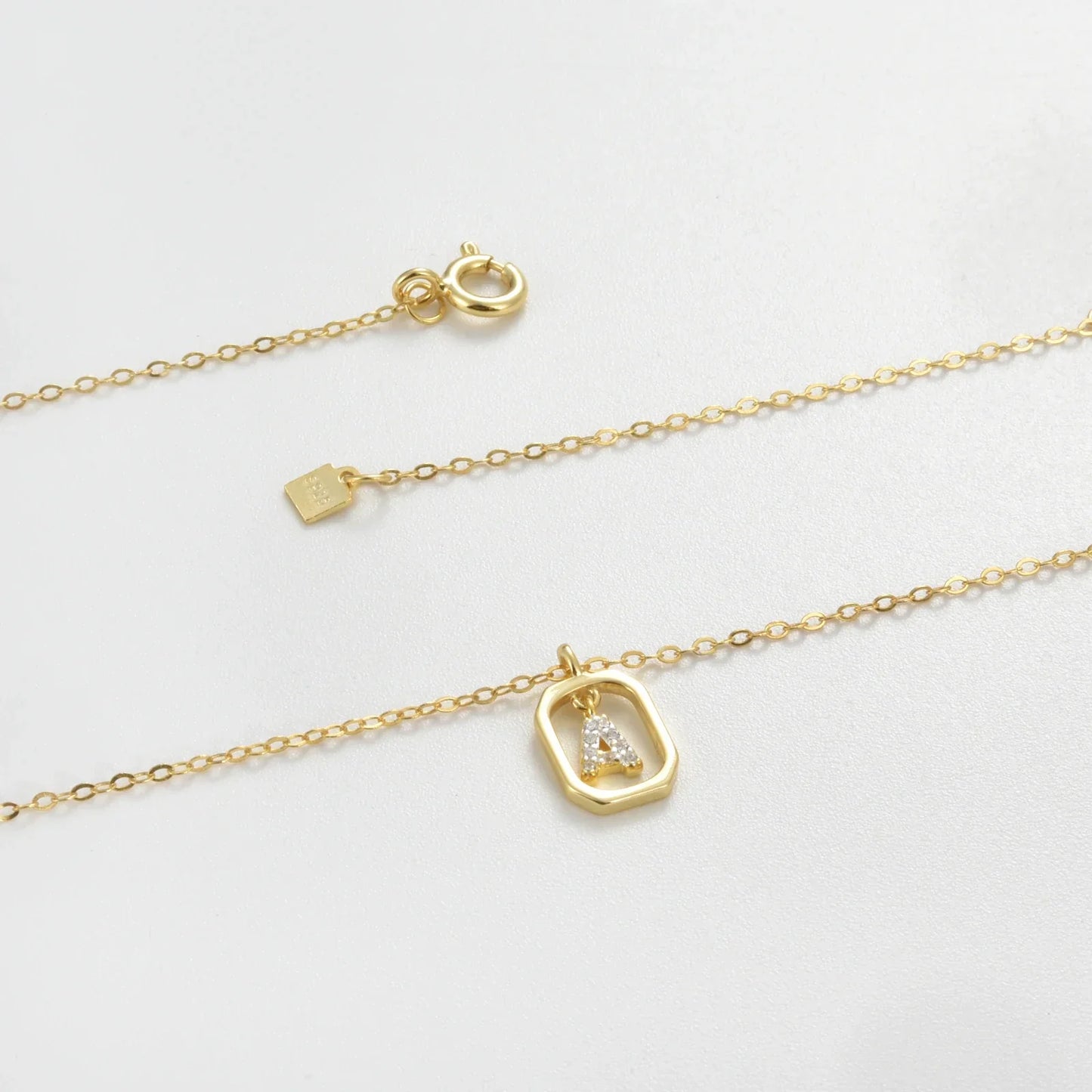 Iniciales with Zirconia Necklace (18K Gold Plated) | Luvesina