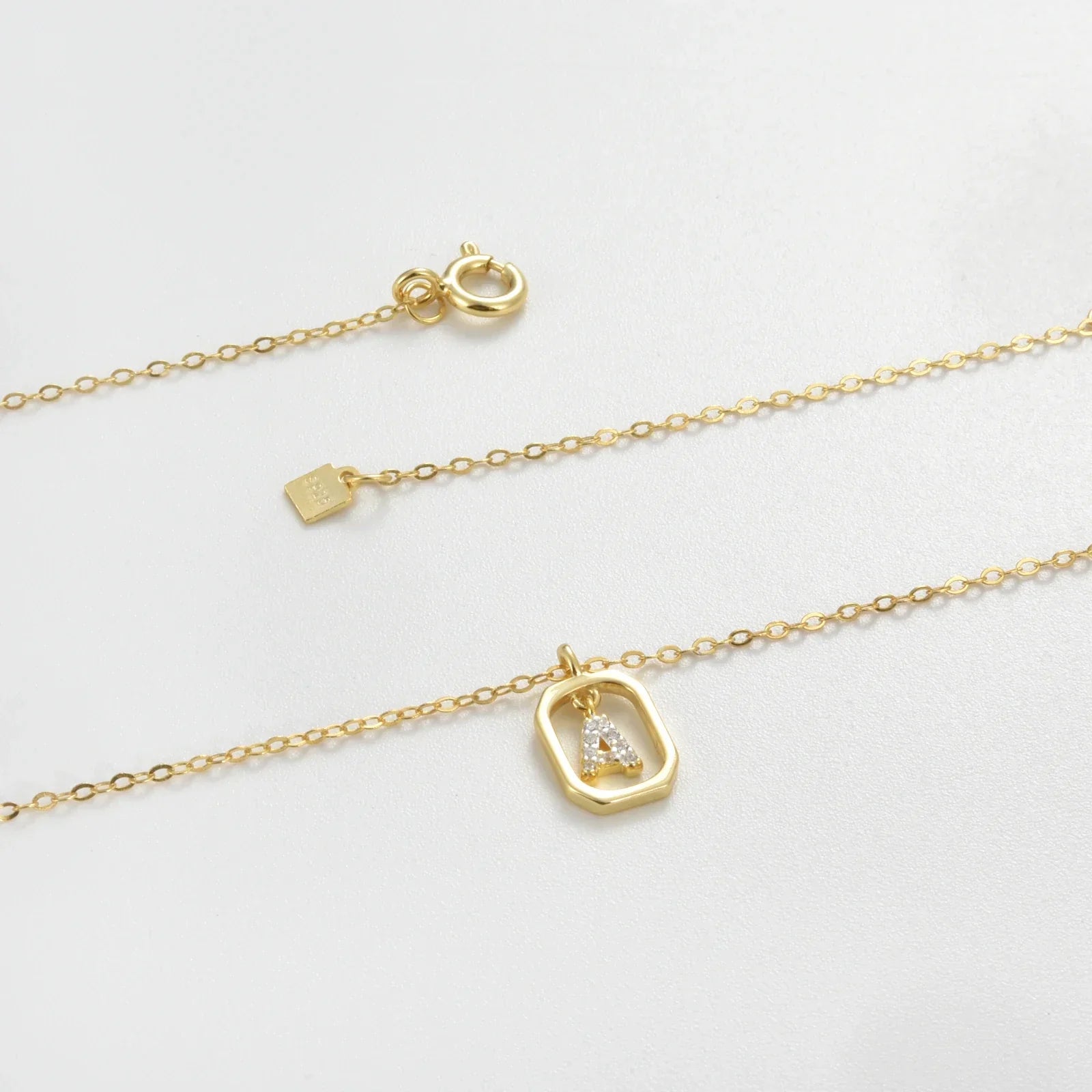 Iniciales with Zirconia Necklace (18K Gold Plated) | Luvesina