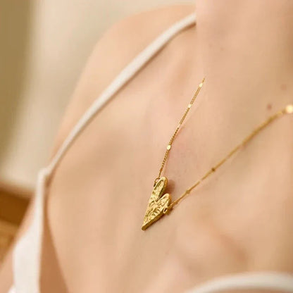 Heart with Hammered Texture Necklace (18K Gold Plated) | Luvesina