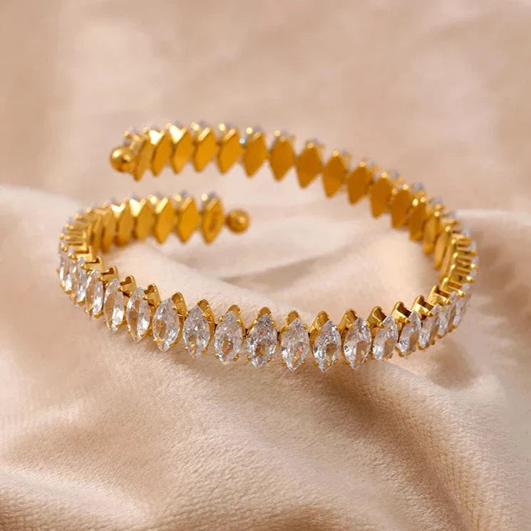 Brazalete Vicenza Coroa of Zircônia Marquise (18K Gold Plated) | Luvesina