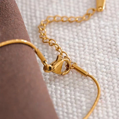 Bow Necklace (18K Gold Plated) | Luvesina