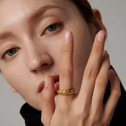 Set Celeste: Brazalete + Earring + Ring (18K Gold Plated) | Luvesina