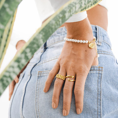 Embrace Ring (18K Gold Plated) | Luvesina