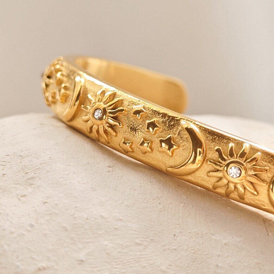 Brazalete Celeste Sun and Moon with Zirconia Crystals (18K Gold Plated) | Luvesina