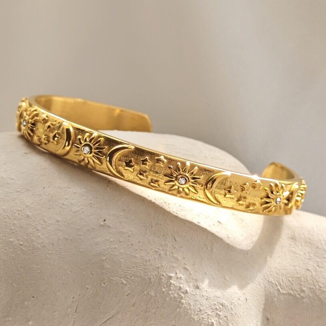 Brazalete Celeste Sun and Moon with Zirconia Crystals (18K Gold Plated) | Luvesina