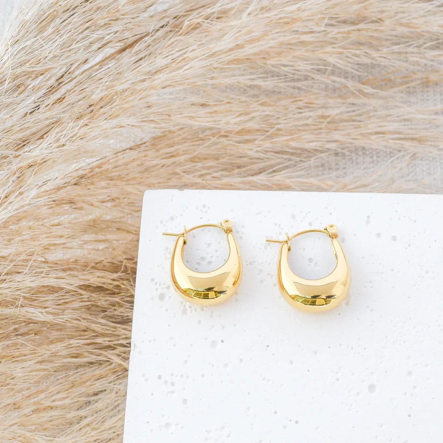 Hoop Canoa Earrings (Gold Plated) | Luvesina