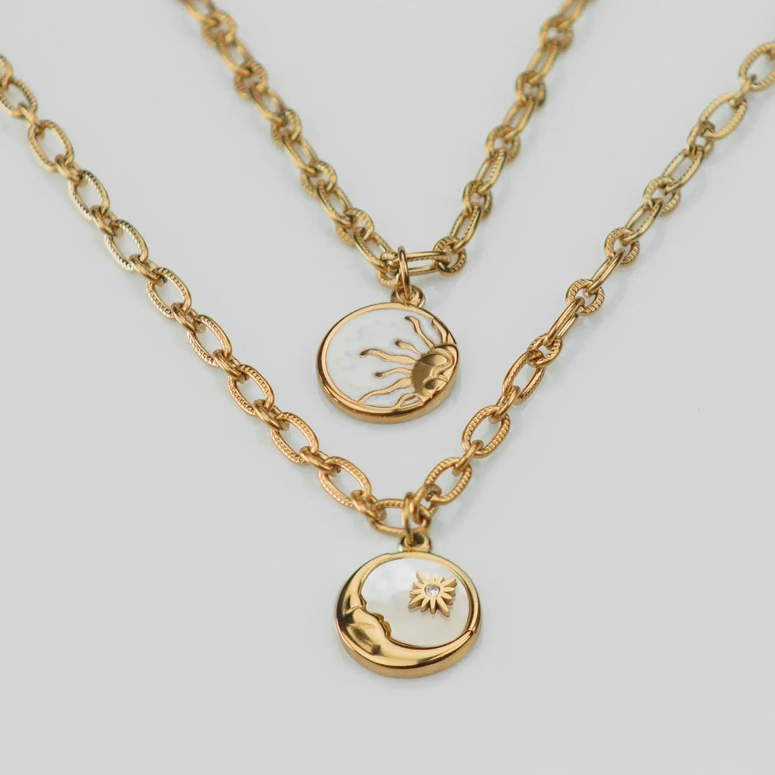 Marsella Sun and Moon Necklace (Baño in Gold 18K) | Luvesina